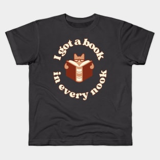 I got a book in every nook Kids T-Shirt